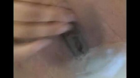 家族のカップルはバスルームで亡くなっています
