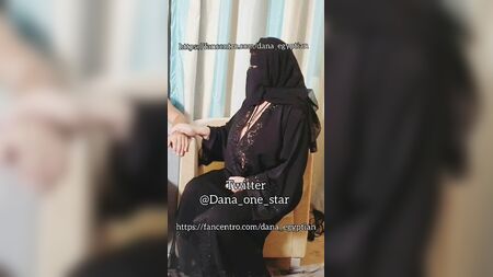 ダナ、巨乳のエジプト系アラブ人ムスリム
