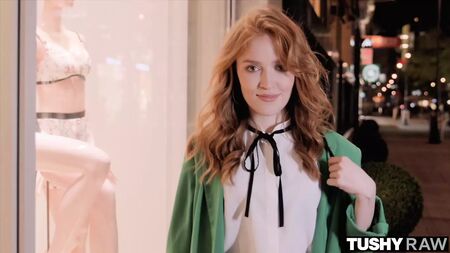 TUSHYRAW　上品な美女、ジア・リッサはアナルプレイが大好きな女