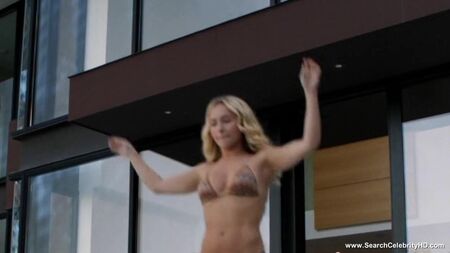 ヘイデン・パネッティーア - 『ナッシュビル』 - ビキニシーン - HD
