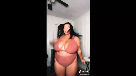 TikTokの巨乳好きのファン