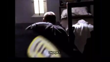 OZ - B棟での2人の黒人男性による同性愛行為