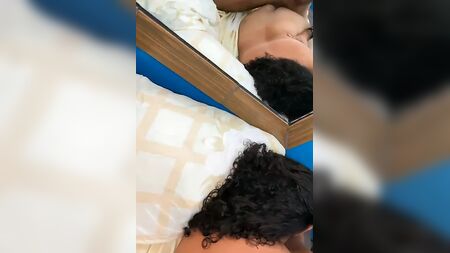 横から犯される叔母