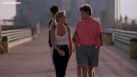 コートニー・ソーン＝スミス、ハーレー・ジェーン・コザック - 『サイド・アウト』（1990）HD 1080p
