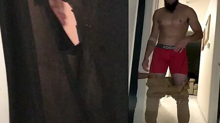 ストレートの男性が女装家からフェラチオを受ける