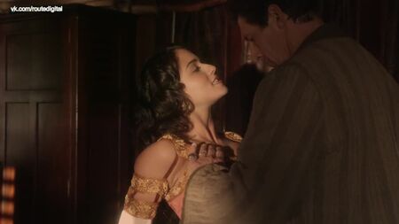 ローラ・ヴァンダーヴォート、ロミーナ・ドゥーゴ - 『リバーワールド』（2010）HD 1080p ヌード？ ホット！ オンラインで視聴