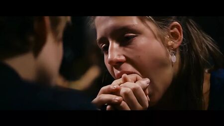 『ブルー・イズ・ザ・ウォームエスト・カラー』、アデル・エクザルコプロスのセックスシーン