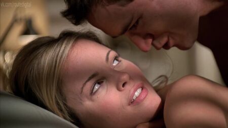 チャンドラ・ウェストのヌードシーン - 『NYPDブルー』シーズン10-11 (2003) HD 1080p オンライン視聴