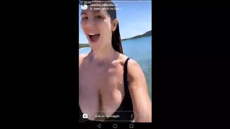 カテリーナ・ミリッキオ。インスタグラムで「おっと、巨乳」