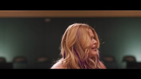 メーガン・リンクス、サーシャ・ピーターズ、カルーチェ・トランのヌードシーン - 『ザ・オナー・リスト』（2018）HD 1080p オンライン視聴
