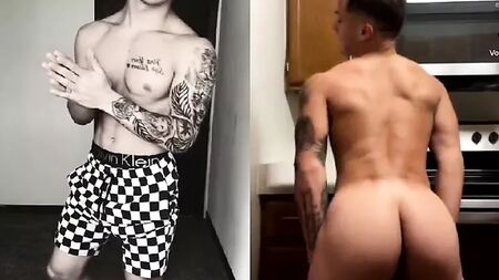 セクシーな男が裸を見せている