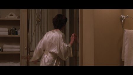 ロビン・タニーほか ヌード - 『エンド・オブ・デイズ』（1999年） HD 1080p
