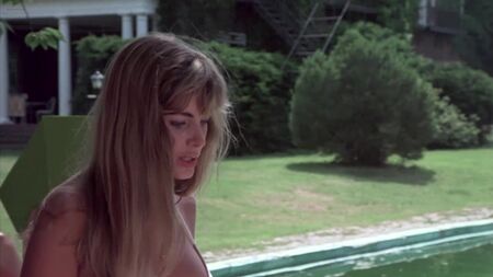 アイリーン・デビッドソン、ジョディ・ドレイジー ヌード - 『ソロリティ・ロウの館』（1983）HD 720p Blu-ray