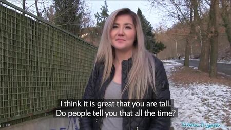 パブリック・エージェント　かわいいロシア人、お金のためにセックスが大好き