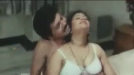 罠にかかったマッルーのセクシーなおばさん