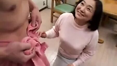 年配の日本人女性