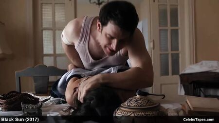 ヨヴァナ・ストイリコヴィッチ＆ミリツァ・ゴイコヴィッチのヌード＆ホットなセックスシーン