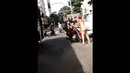 TSチャリティがホームレスとセックスする