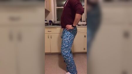 ストレートのパパたちの股間の膨らみ