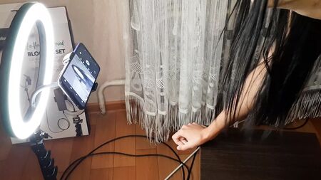 ストラップオンでブロガーとセックスした - レズビアン・イリュージョン
