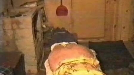 お尻を叩く