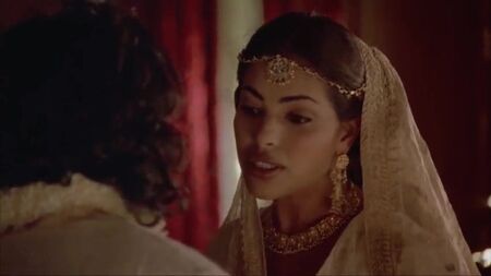 インディラ・ヴァルマとサリタ・チョウドリーが出演するカーマスートラ映画
