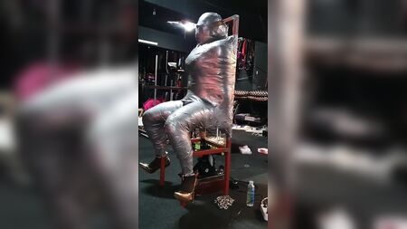 縛られてミイラ化