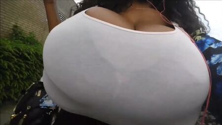 ヒミの超巨大乳房症！