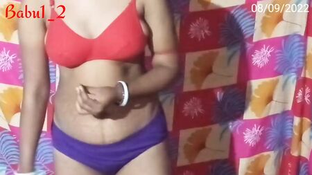 ルパはサリーを着て、チャッディとブラへ行った