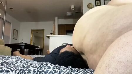 SSBBWのヌード顔面騎乗