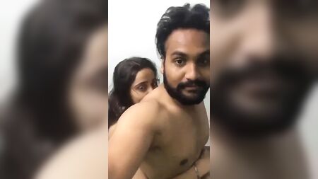 マラヤーラム語を話すカップルが映った楽しいセックス動画