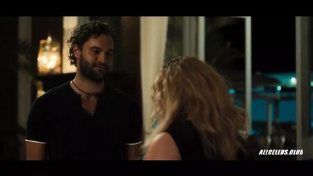 『スナッチド』に出演するエイミー・シューマーとモアニ・ハラ