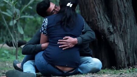 インドのキスいたずら動画5