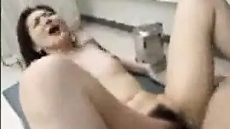カルミナ・ビジャロエルの給与