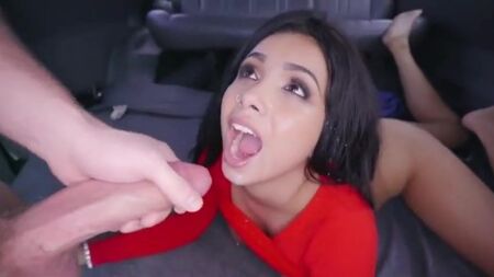 赤いシャツの射精