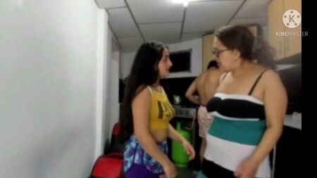ラテン系の女の子のヌード・ライブ配信写真のみ