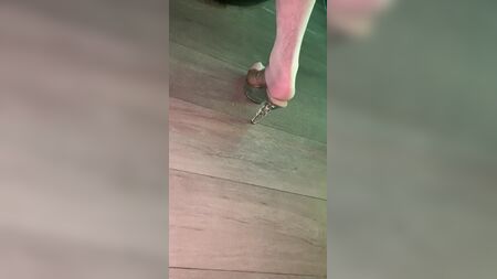 女王ヴィヴィ　ドミナトリーな女装家　奴隷を女性化させる