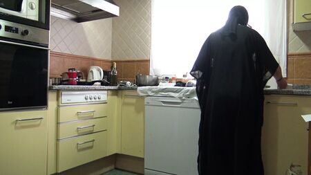 サウジアラビアのセックス、自家製動画、妻を激しく犯す