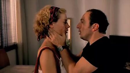 セシル・ド・フランスがハードコアなセックスシーンで激しく犯される