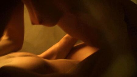 ScandalPlanet.Comでのリンジー・ショーのヌード・セックスシーン