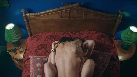 ScandalPlanet.Comに掲載されたフローレンス・ピューのヌード・セックスシーン
