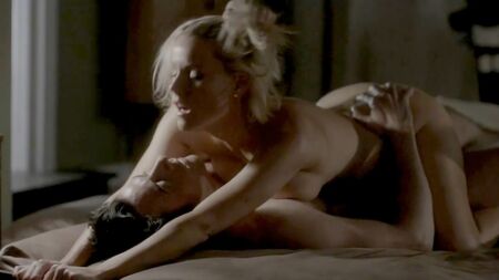 『ボス・スキャンダル』におけるキャスリーン・ロバートソンのヌード・セックスシーン - Planet.Com