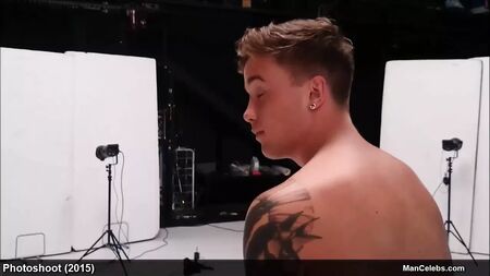 人気男性セレブ、サム・キャラハンのフルヌード写真撮影