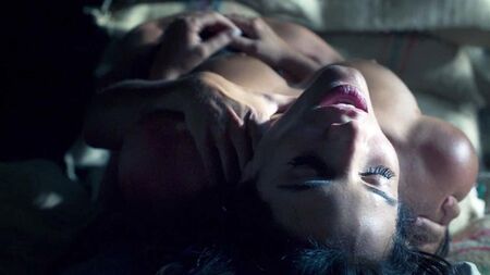 ScandalPlanet.Comに掲載されたギャビー・エスピノのヌード・セックスシーン