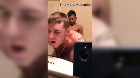 スナップチャットで生中継中に犯された