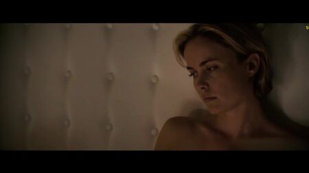 『フィースト・オブ・ラブ』でのラダ・ミッチェルのヌードシーン ScandalPlanet.Com