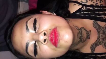 メキシコ人売春婦の動画：フェラチオ1回200ペソ