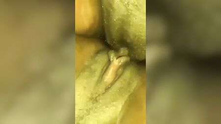 大きなクリトリスのレズビアン