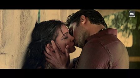 ララ・ダッタ – 熱いキスシーン 1080p