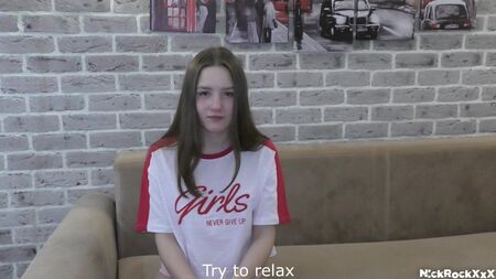 本物の処女の10代少女が処女を失う